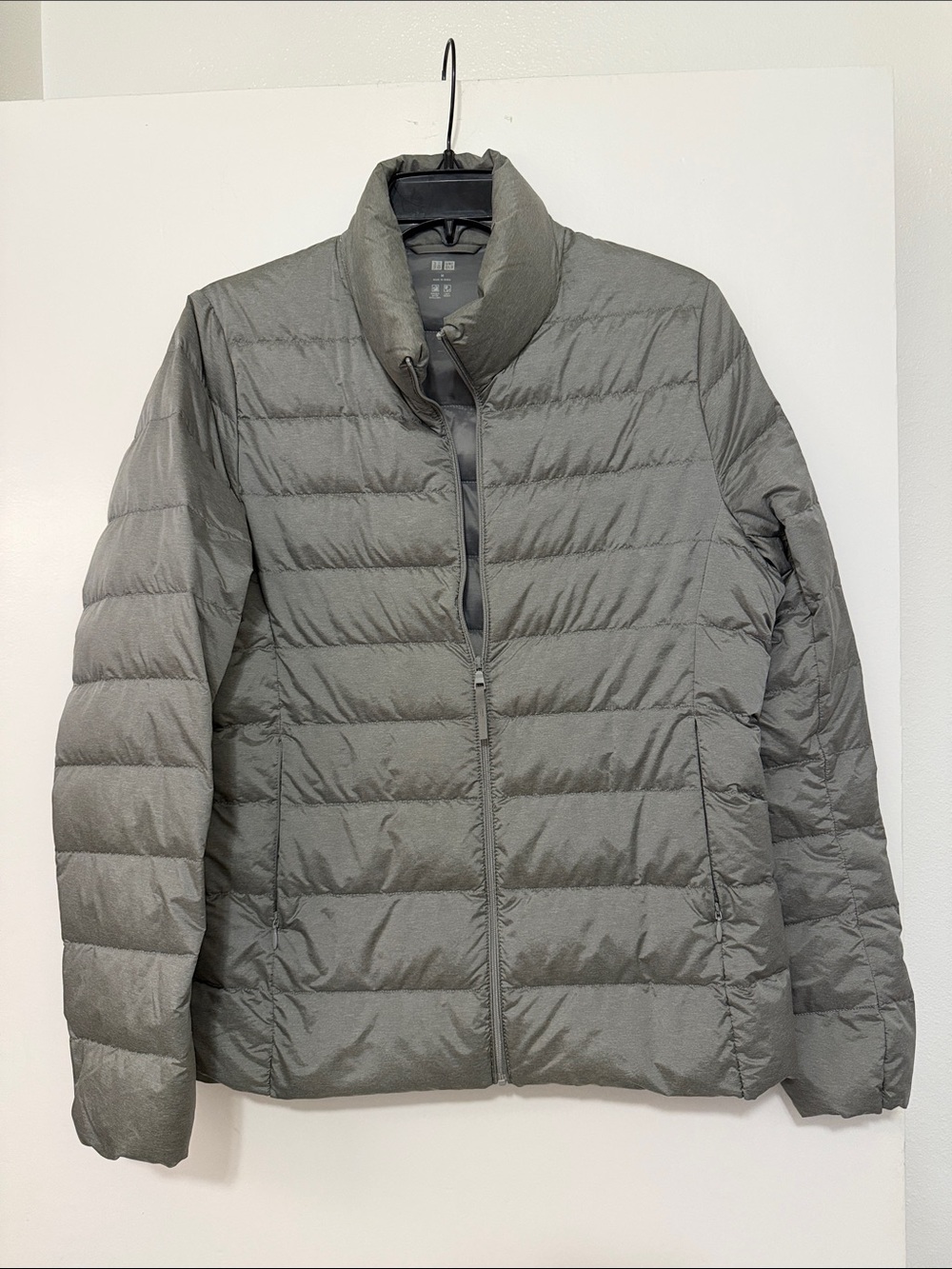 Uniqlo Women's Light Gray Packable Puffer Jacket